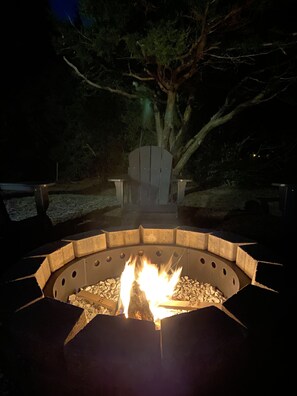 Property grounds - Cozy 3 Bedroom w/Hot👙Tub & Fire🔥Pit, Dogs🦮Welcome (Salvo)