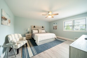 5 bedrooms, desk, iron/ironing board, free WiFi