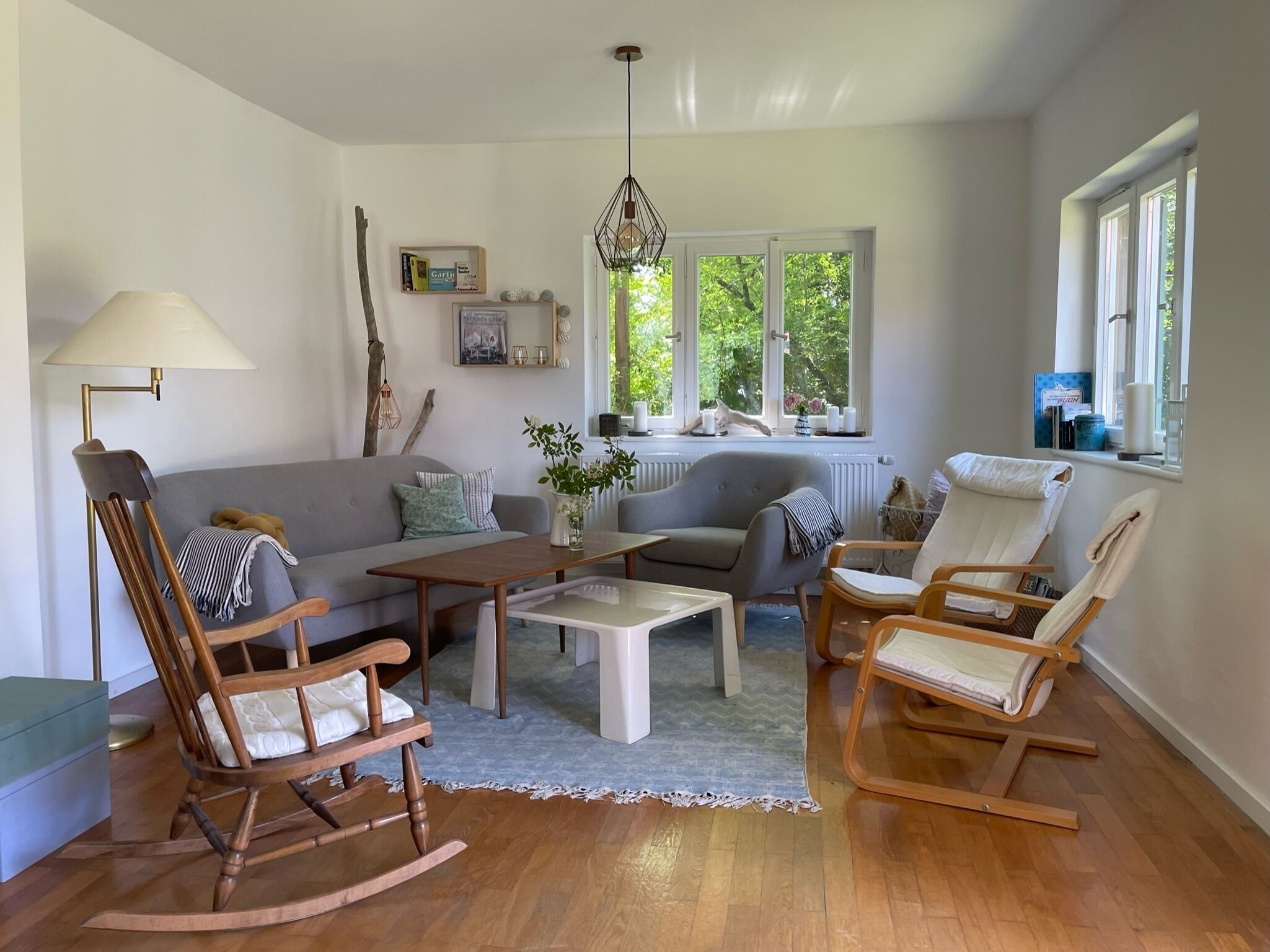 Bøker og stereoanlegg