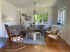 Livres, chaîne hi-fi