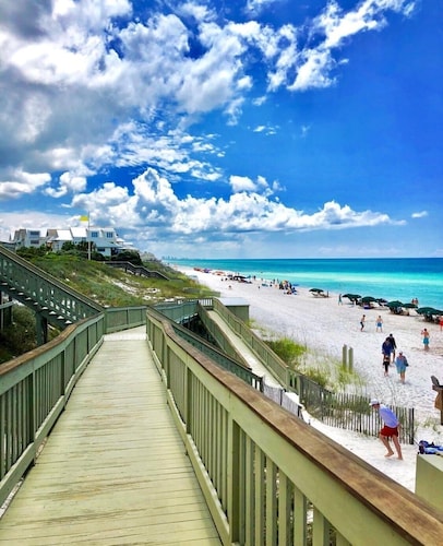 Coastal Comfort,Spacious and Bright Condo right on 30A