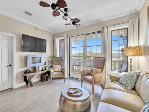 Coastal Comfort,Spacious and Bright Condo right on 30A