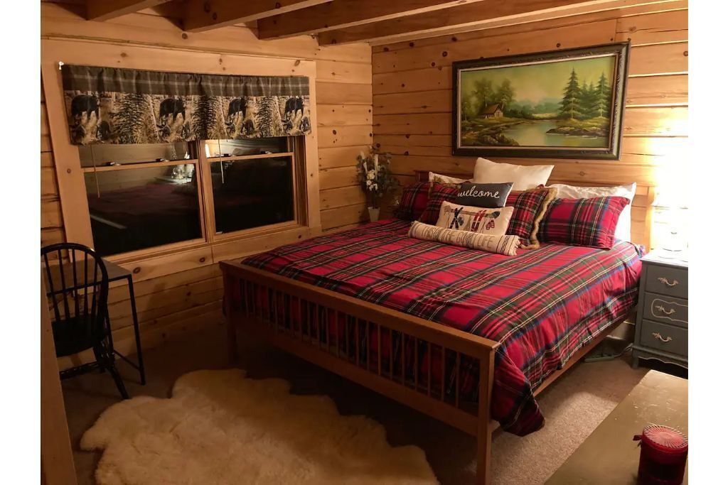 Top Ranked- Family/Dog Friendly Vacation Home, Private Hot Tub, Pool and More!