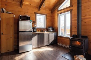 Fridge, microwave, oven, stovetop - Village Perche - Colibri - Spa (Sainte-Béatrix)