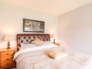 2 bedrooms, individually decorated, individually furnished, free WiFi