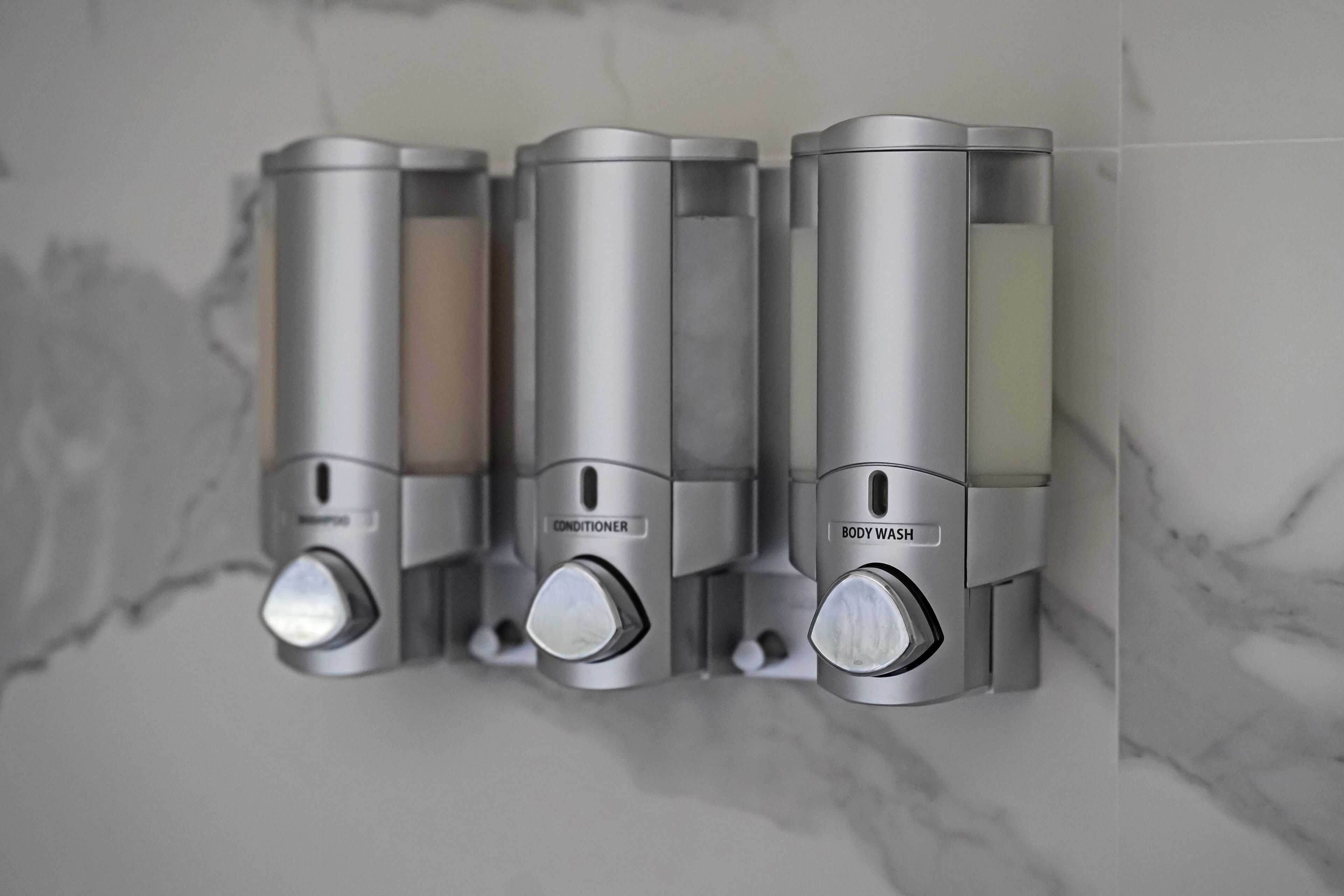 Ski Chalet w/ Hot Tub & Sauna - Sleeps 11 - Close to Sugar & Beech Ski Resorts