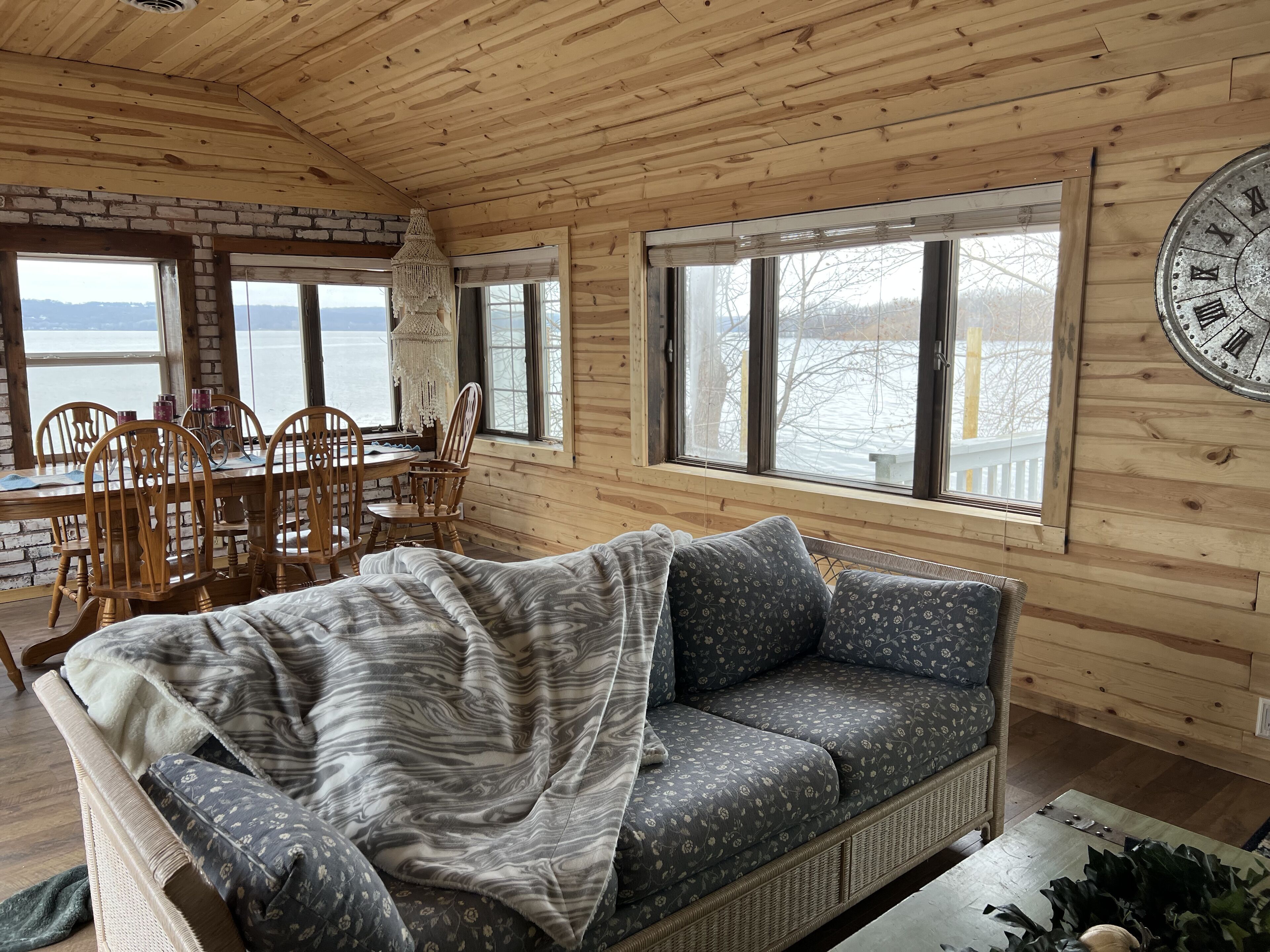 Relaxing vacation home by the river!  Sleeps 14