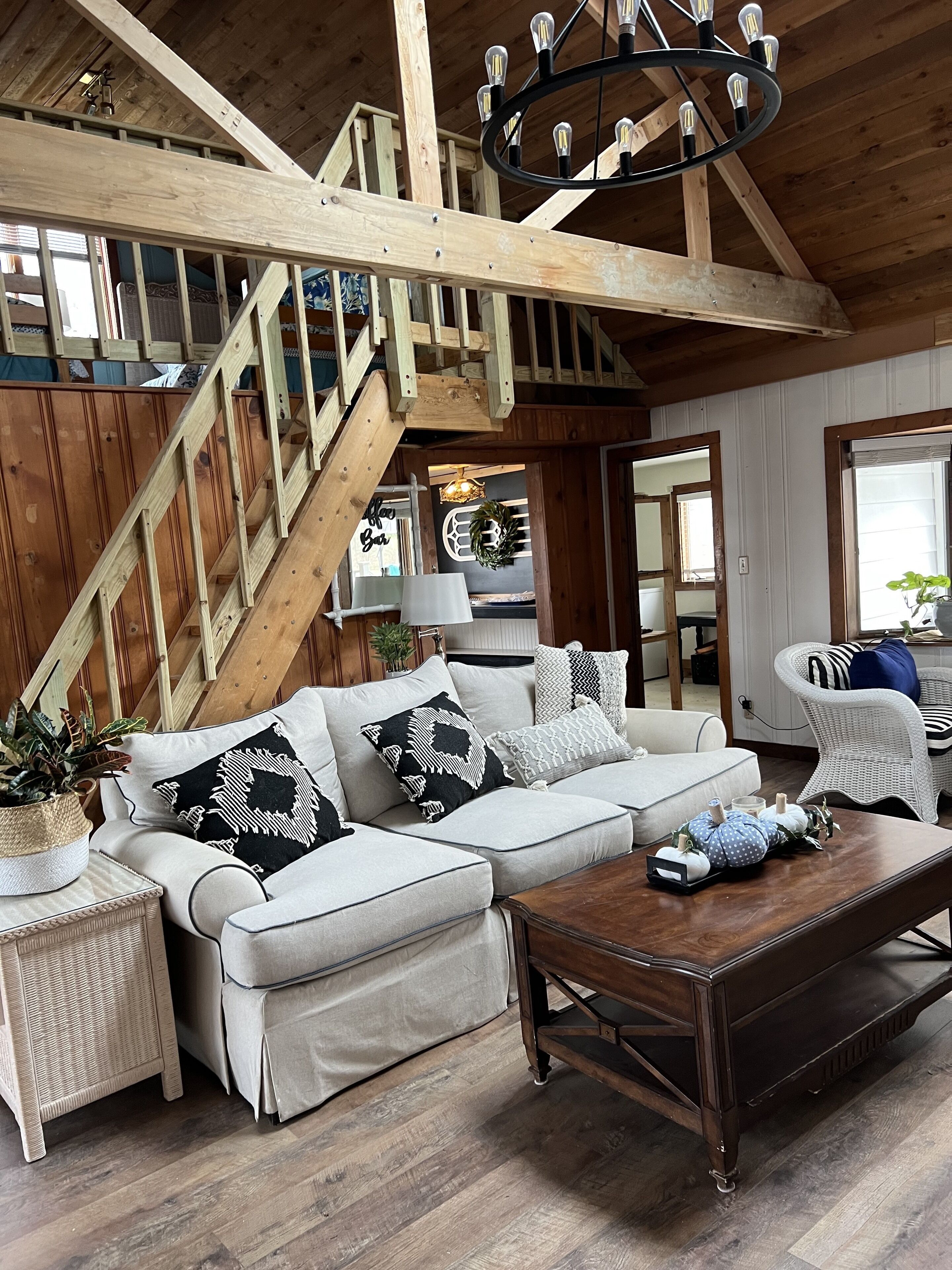 Relaxing vacation home by the river!  Sleeps 14