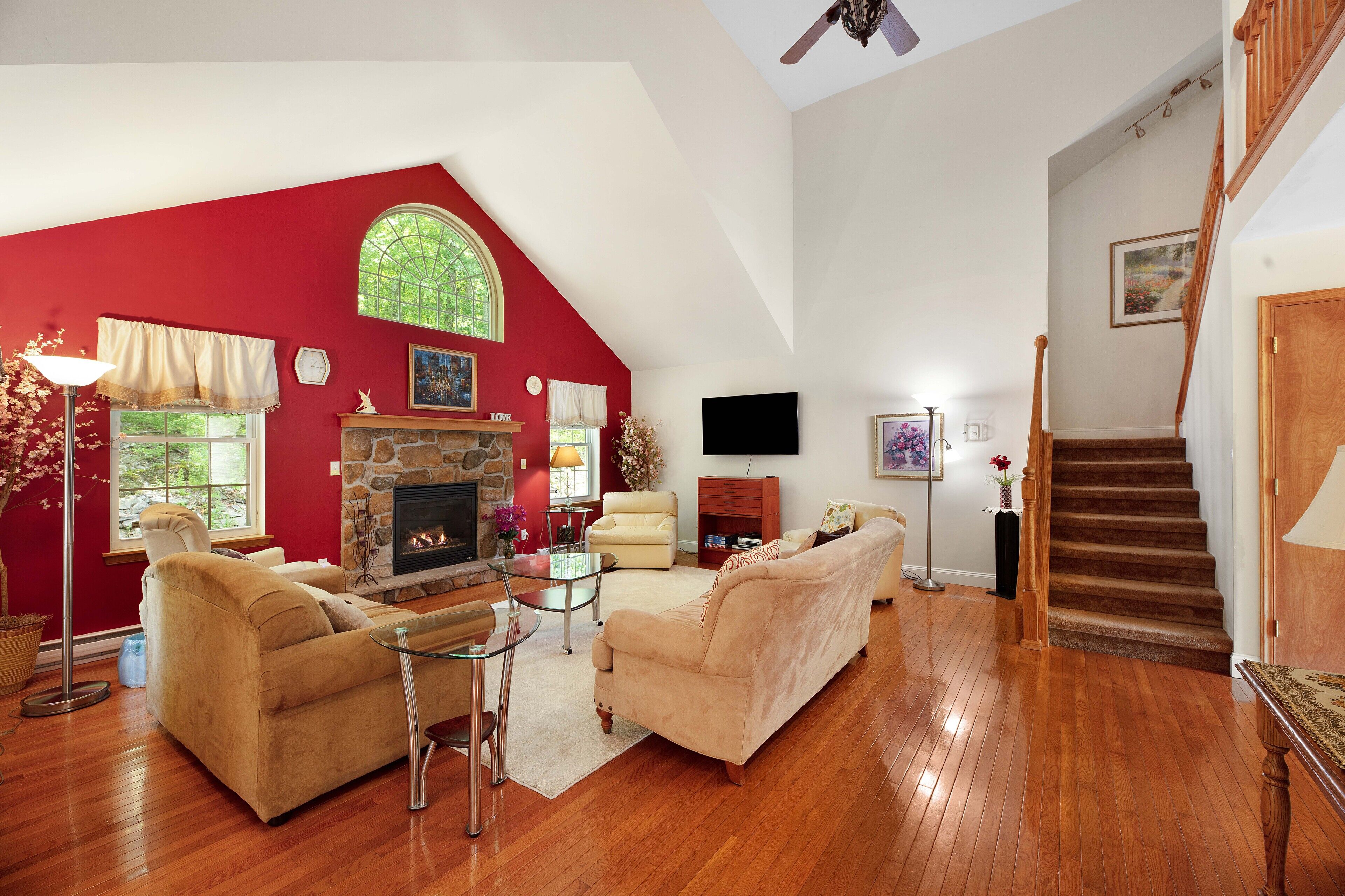 Family Friendly, Spacious, Tranquil Pocono Home ~ Hike + Ski +Golf!