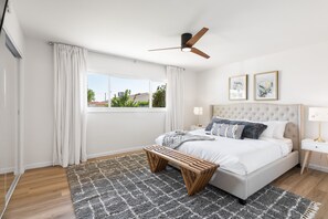 4 bedrooms, desk, iron/ironing board, free WiFi