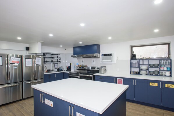 Refrigerador y microondas 