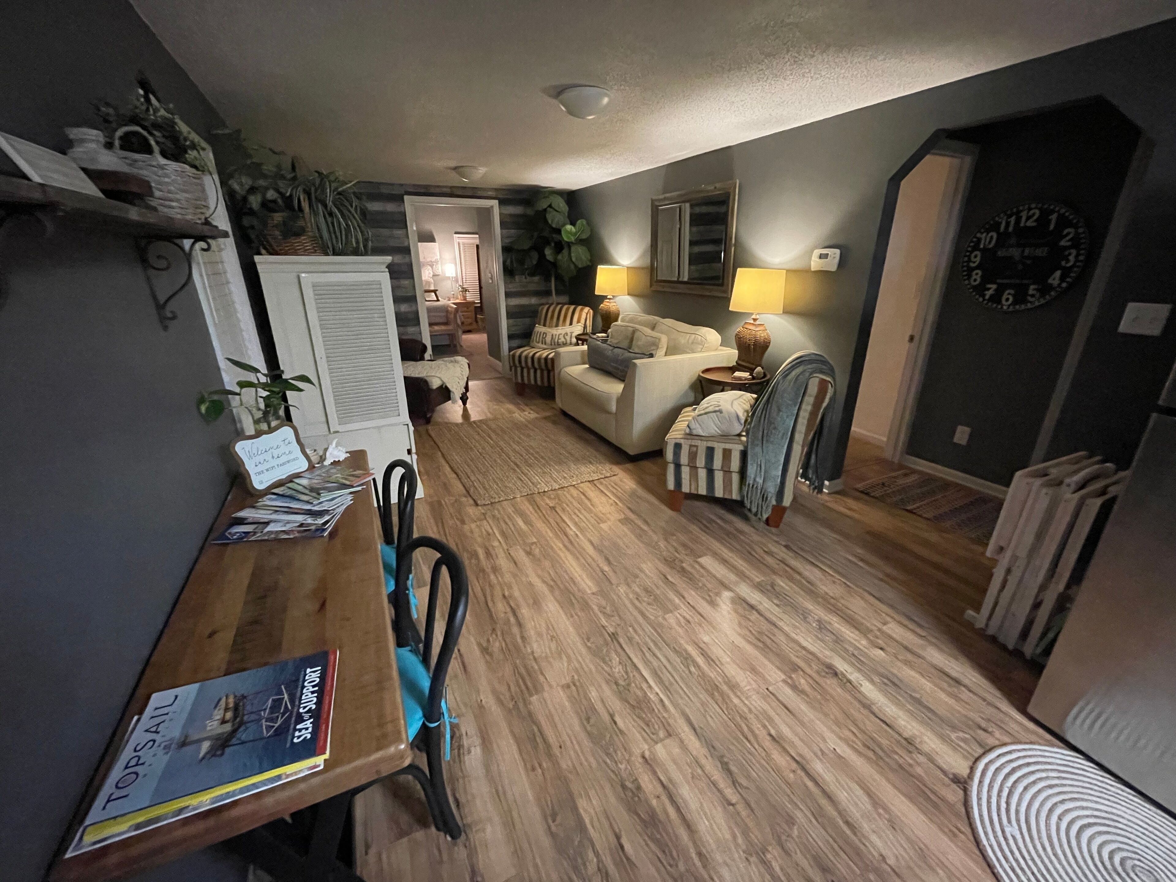 Cozy little house! Located next to Camp Lejeune and a short drive to the beach! 