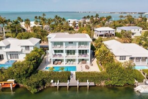 Exterior - P70 - Stunning 5 bed, 5 bath home with dockage and oversized private pool in Key Colony! (Key Colony Beach)