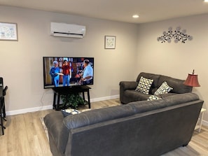 Smart TV - ❤️‍🔥Family Space, Easy Access near Brown’s Park 🛹🏐🏀💦 (Spokane Valley)