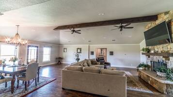 Smart TV, fireplace, computer monitors