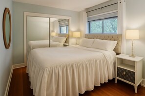 2 bedrooms, iron/ironing board, Internet, bed sheets