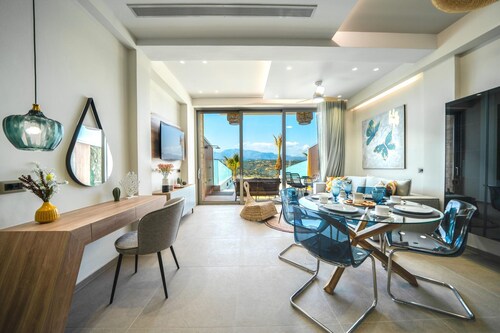 Oleas Suite Earth Private Pool