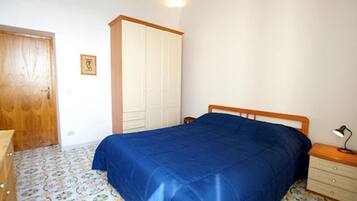 2 chambres, fer et planche Ă repasser, Wi-Fi gratuit, draps fournis
