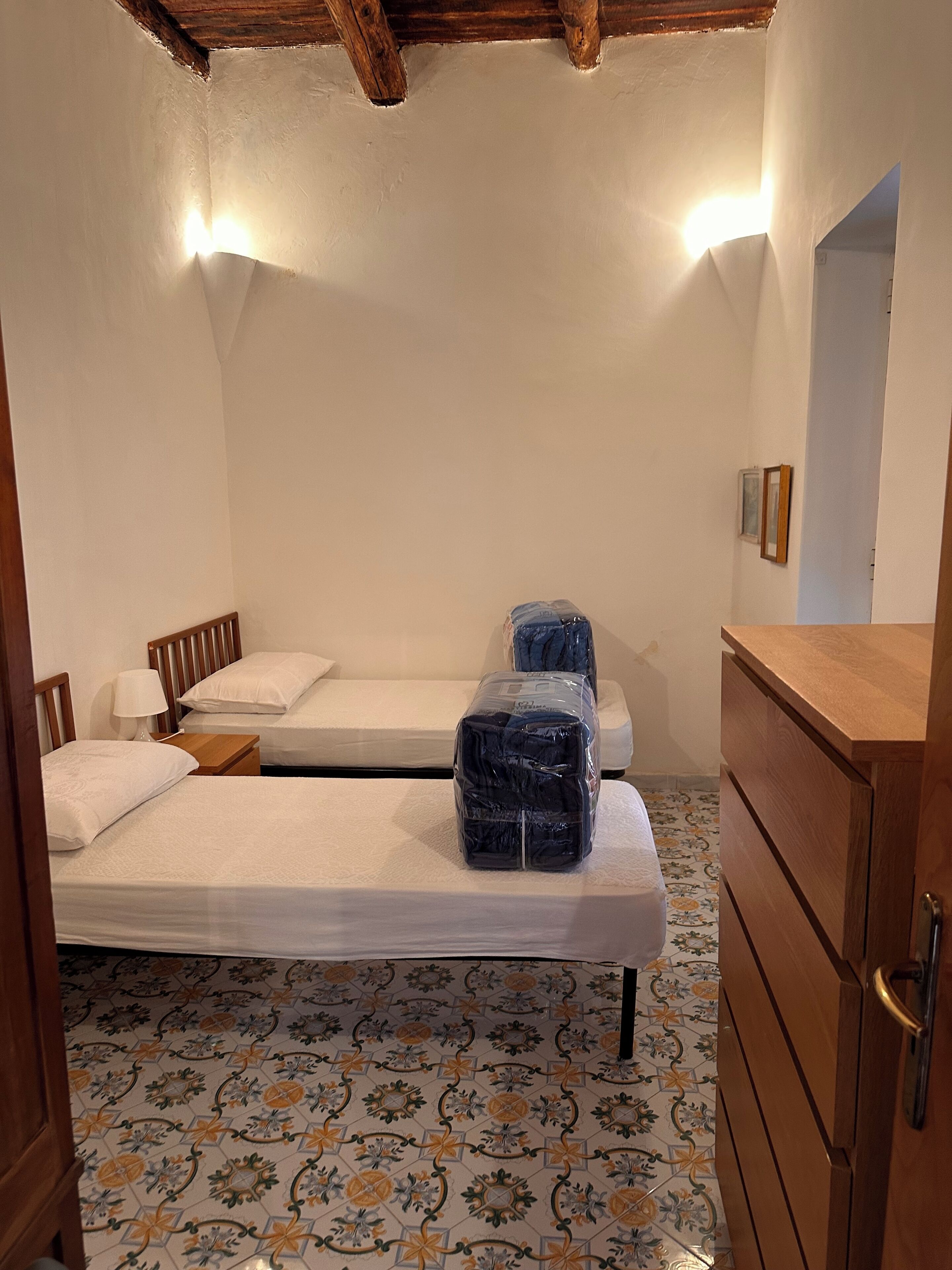 3 chambres, fer et planche à repasser, Wi-Fi gratuit, draps fournis