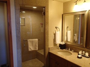 Badewanne, Whirlpool, Bidet