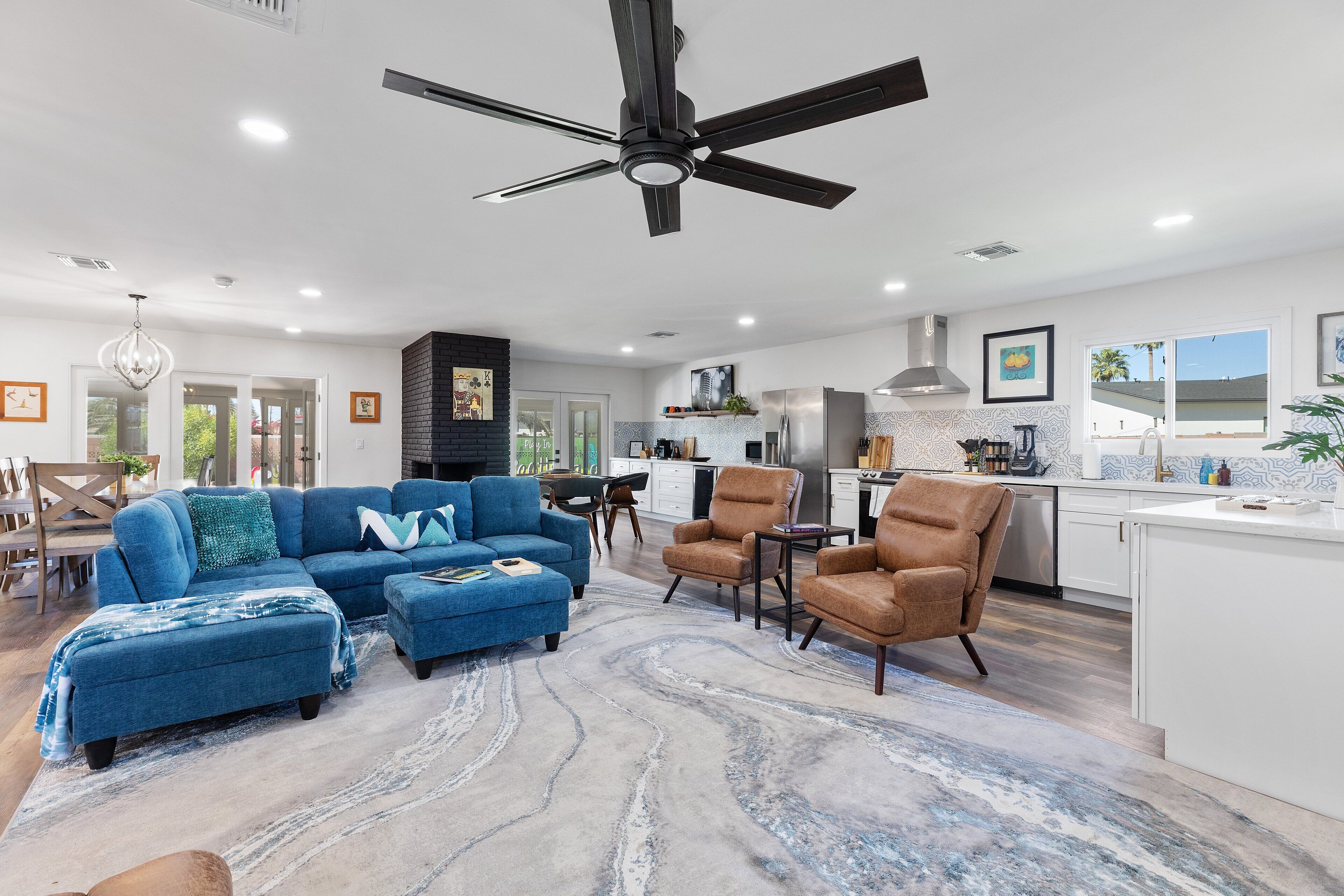 Ultimate Family Playhouse! Heated Pool Hot Tub Golf Bocce Game Room