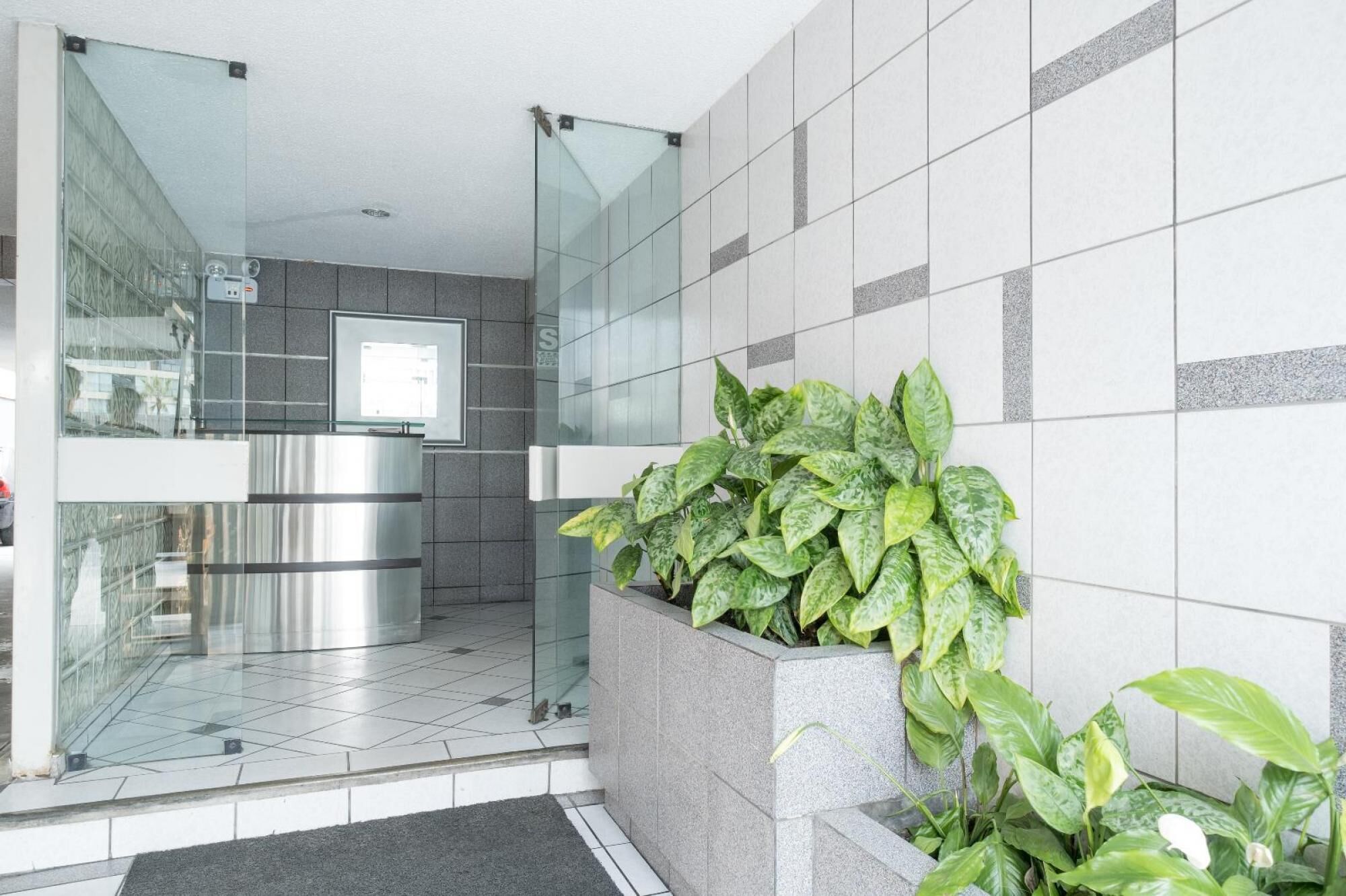 2 bedrooms, iron/ironing board, WiFi