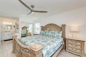 2 bedrooms, iron/ironing board - Anna Maria Island Absolute Anna Maria-private Beach Access-heated Pool-wi-fi (Bradenton Beach)