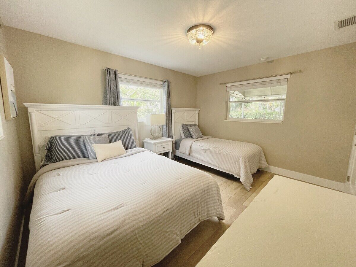 2 bedrooms, iron/ironing board, WiFi (free), bed sheets