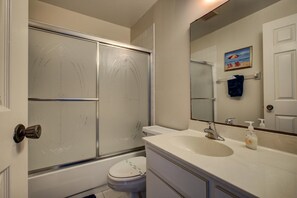 House, Smoking | Bathroom