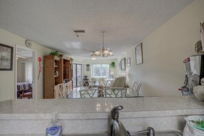 House | 2 bedrooms, iron/ironing board, WiFi - Anna Maria Island Beach Bay Breeze (Bradenton Beach)