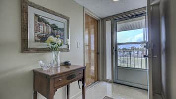 Apartment | 2 bedrooms, iron/ironing board