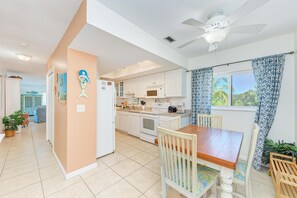 House, Smoking | Private kitchen - Anna Maria Island Bay Watch Bungalow (Bradenton Beach)