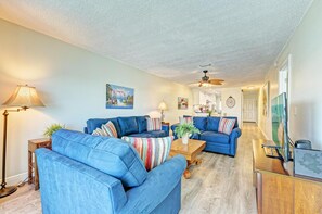 2 bedrooms, memory foam beds, iron/ironing board, WiFi - Anna Maria Island Beach Palms 5B (Bradenton Beach)