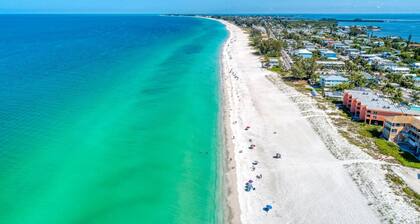 Anna Maria Island Beach Palms 6B