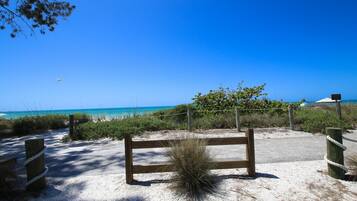 Apartment | 2 bedrooms, iron/ironing board