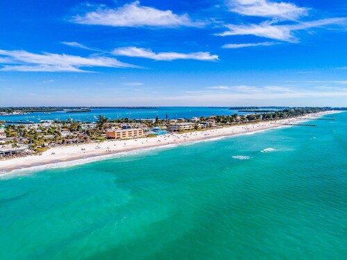 Anna Maria Island Runaway Tropical Escape