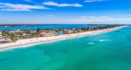 Anna Maria Island Runaway Tropical Escape