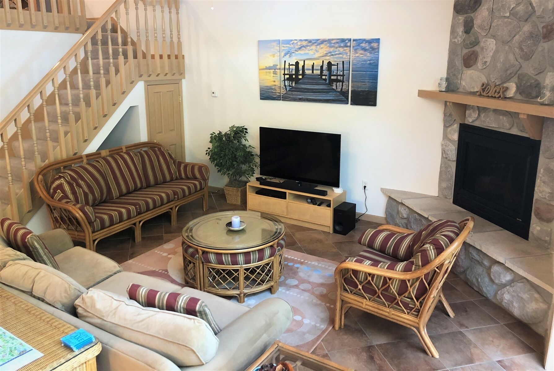 Lakefront Condo A Few Steps to Lake Superior