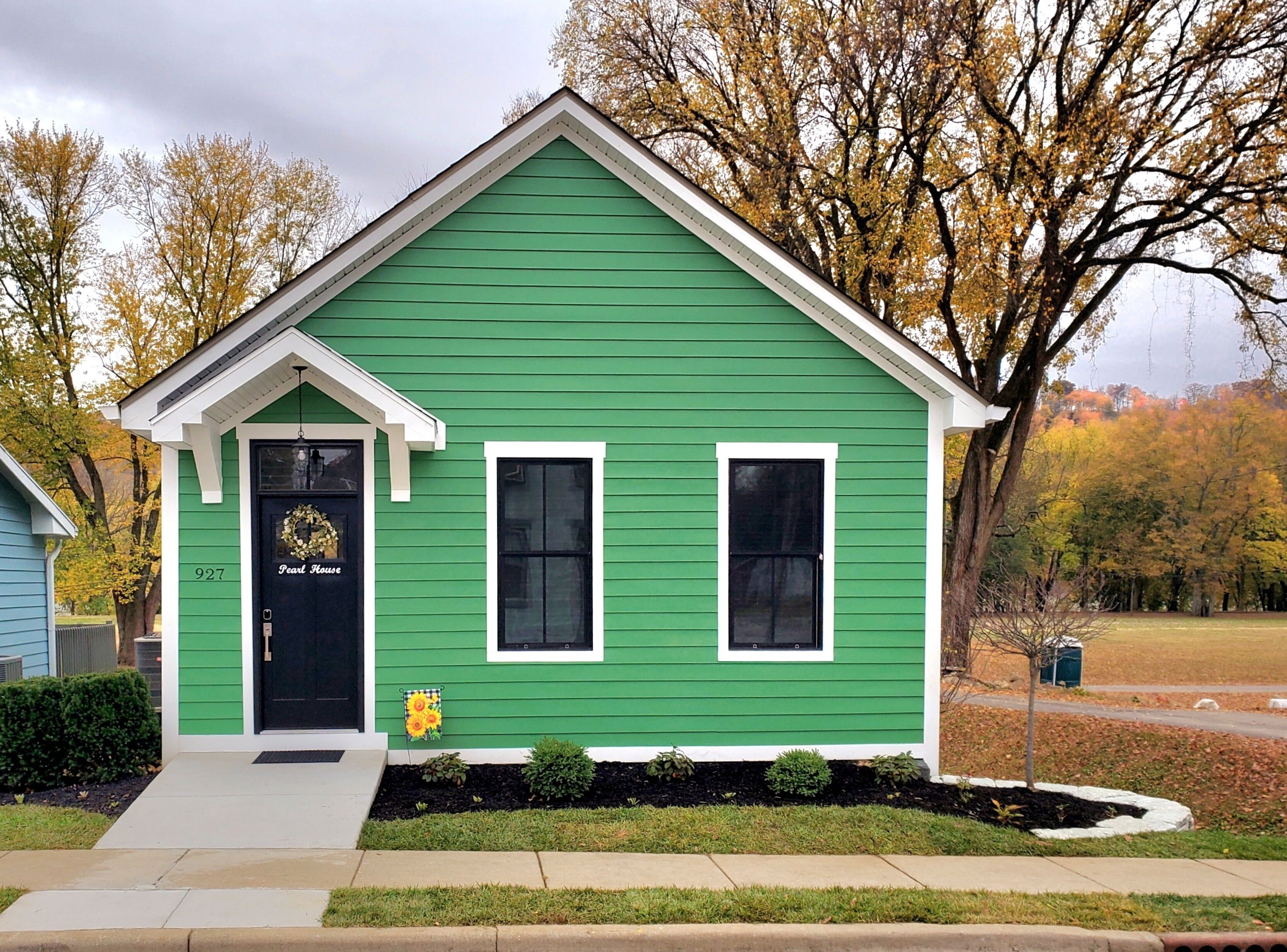 Pearl House with a River View