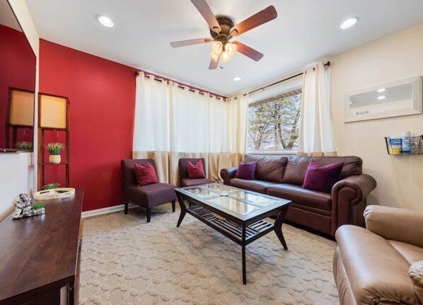 Smart TV, Netflix, Hulu y libros 