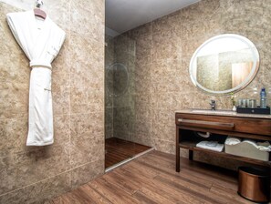 Superior Apartment | Bathroom | Rainfall showerhead, hair dryer, slippers, bidet