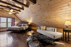 5 bedrooms, travel crib, free WiFi, bed sheets - Huge MTN VIEW Cabin! Hot Tub, Game Room, Theater (Blue Ridge)