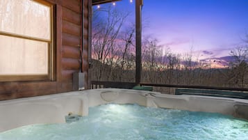 Tina de hidromasaje al aire libre