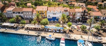 Guesthouse Aurora -Triple room with Terrace and Sea View