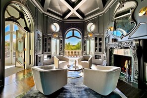 Interior - This house is a 8 bedroom(s), 9 bathrooms, located in Beverly Hills, CA. (Beverly Hills)
