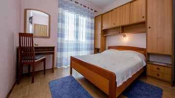 1 bedroom, WiFi, bed sheets