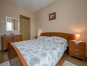 1 bedroom, WiFi, bed sheets - Apartments & Rooms Green Bay - Double Room with Balcony and Sea View (Room 3) (Rab)