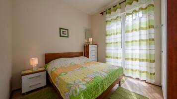 1 bedroom, WiFi, bed sheets