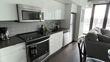 Fridge, microwave, oven, dishwasher