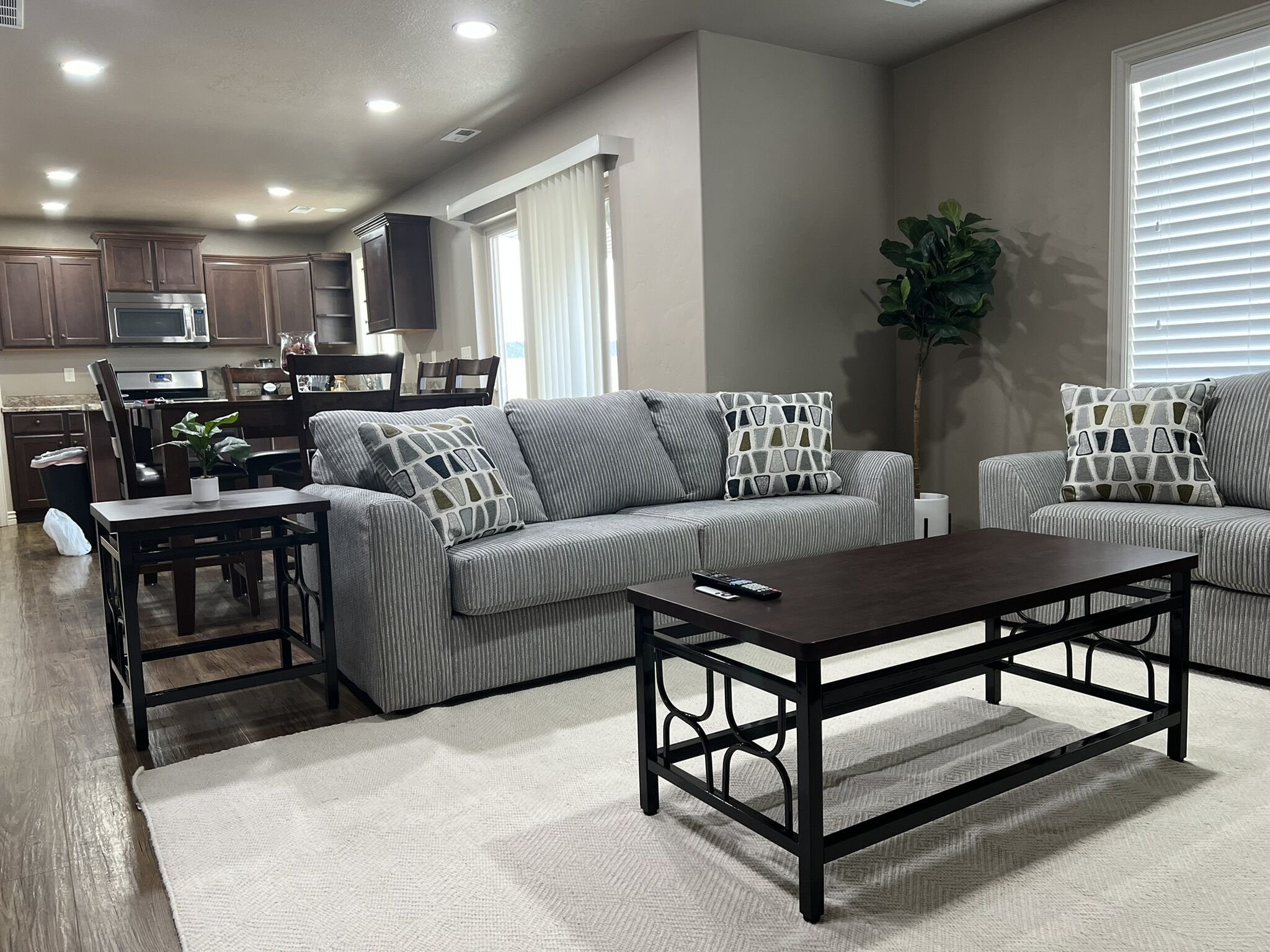 Entire 3 bedroom home with great mountain views